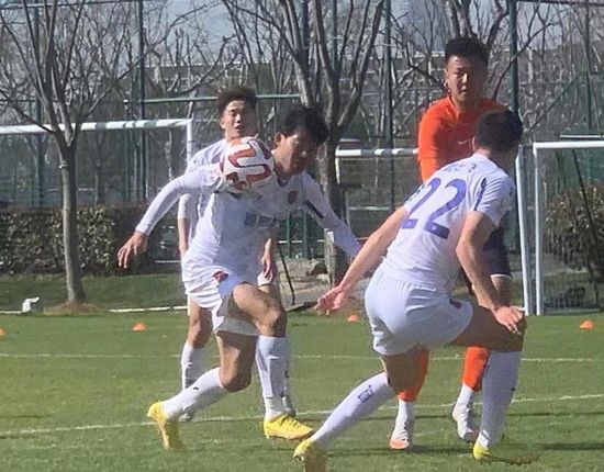 免费萌白酱国产一区二区
